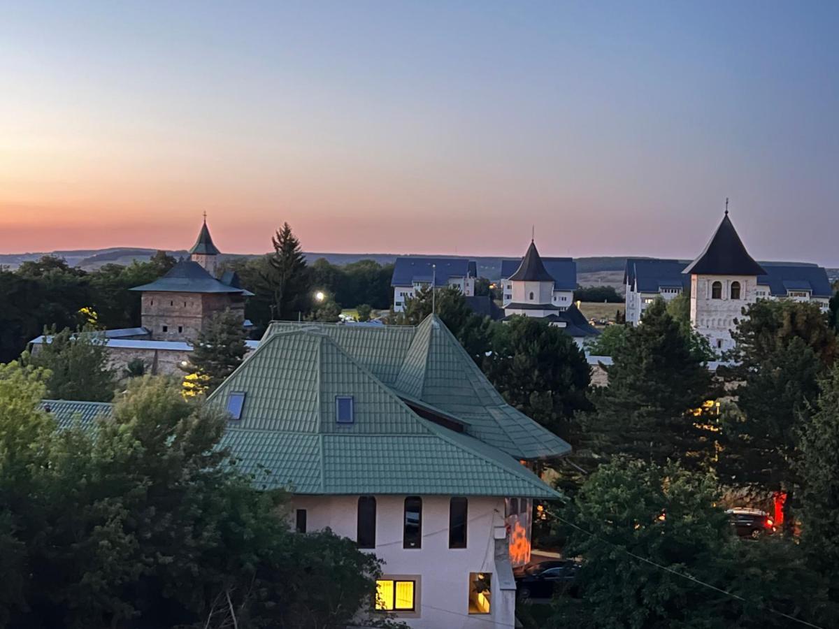 Altheda Living Zamca Apartment Suceava Luaran gambar